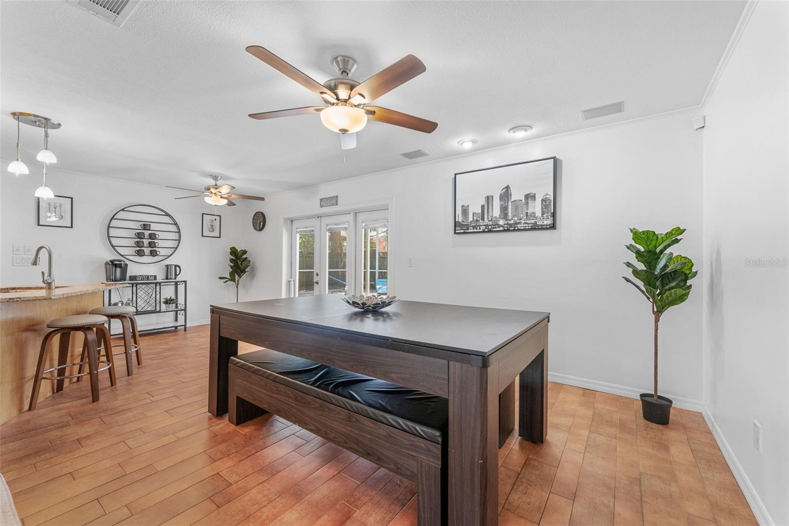 Image 13 of 46 For 25 Harbor Oaks Circle