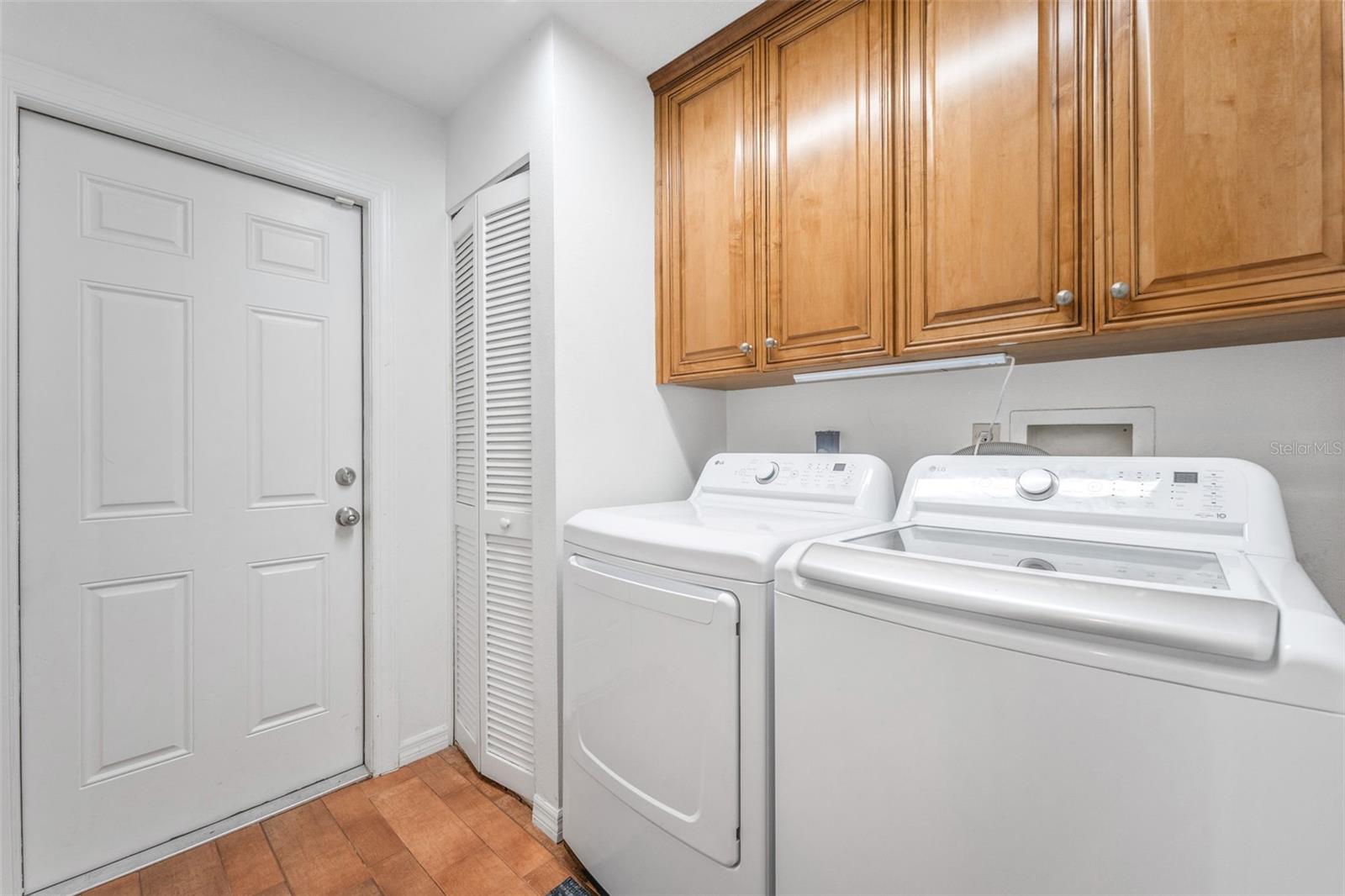 Image 35 of 46 For 25 Harbor Oaks Circle