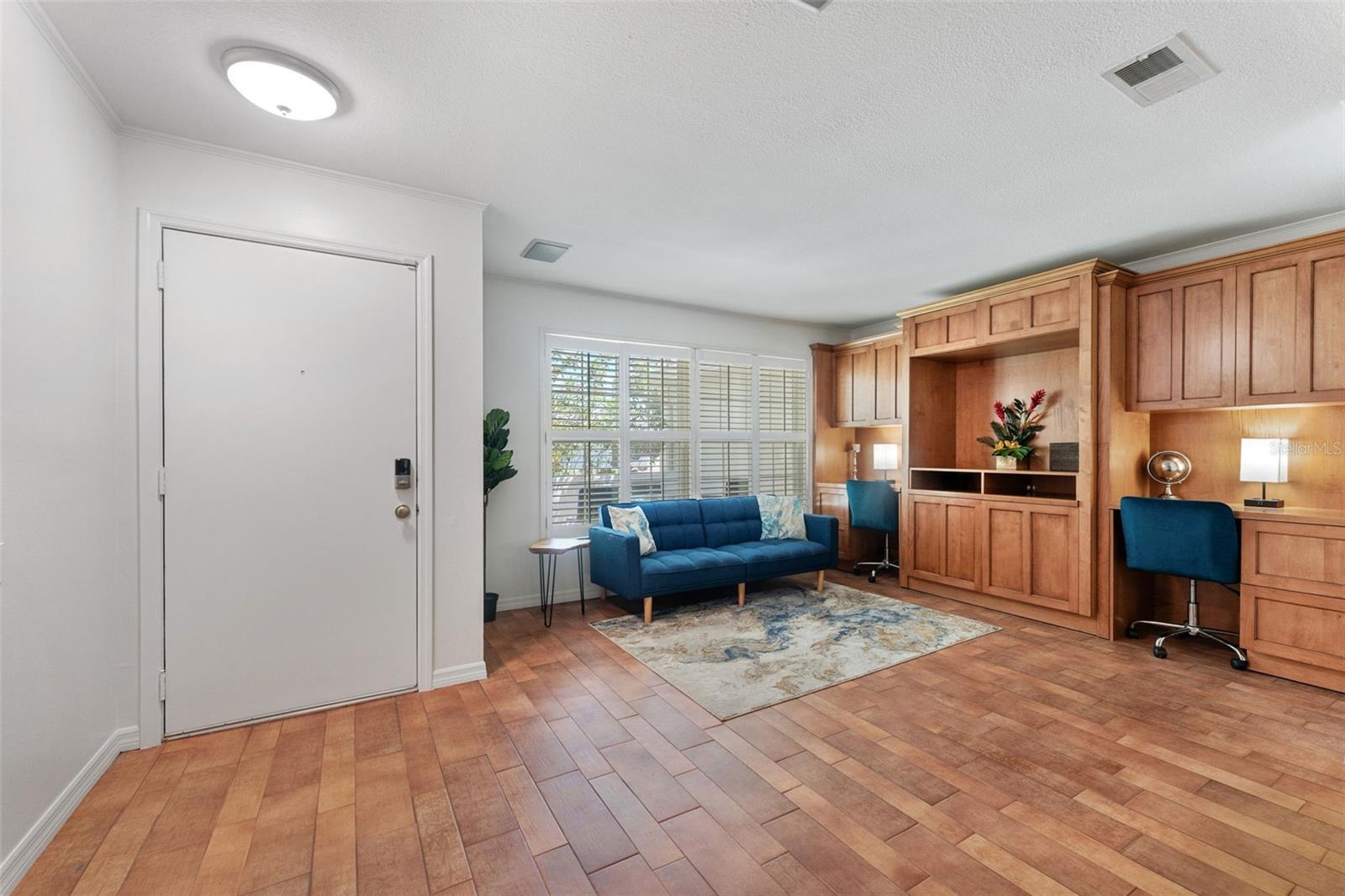 Image 7 of 46 For 25 Harbor Oaks Circle