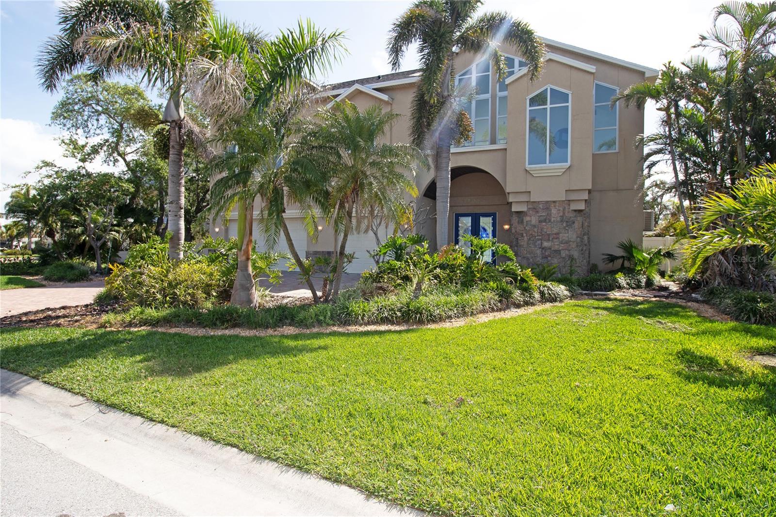 Details for 17011 Dolphin Drive, NORTH REDINGTON BEACH, FL 33708