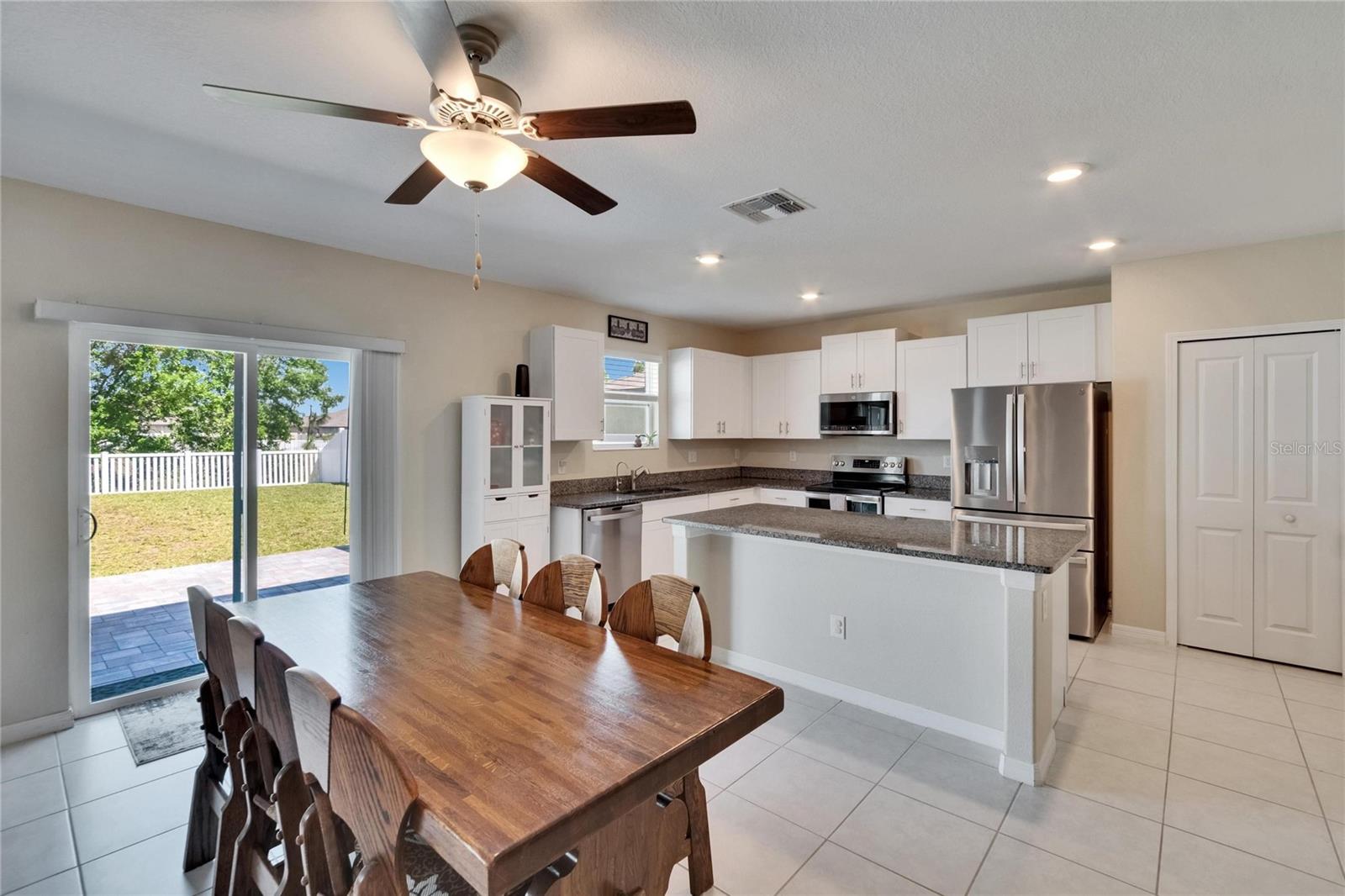 Listing photo id 11 for 13234 Great Plains Drive