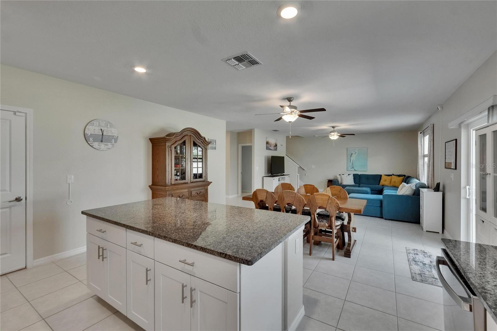 Listing photo id 15 for 13234 Great Plains Drive