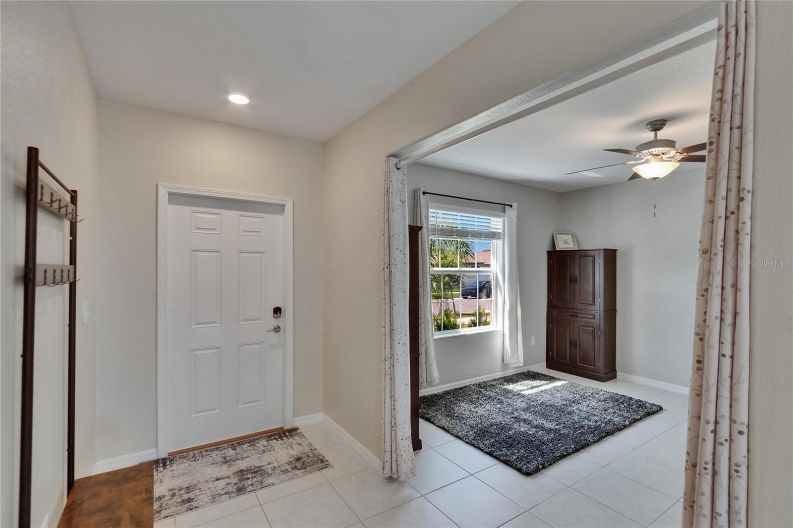 Listing photo id 2 for 13234 Great Plains Drive
