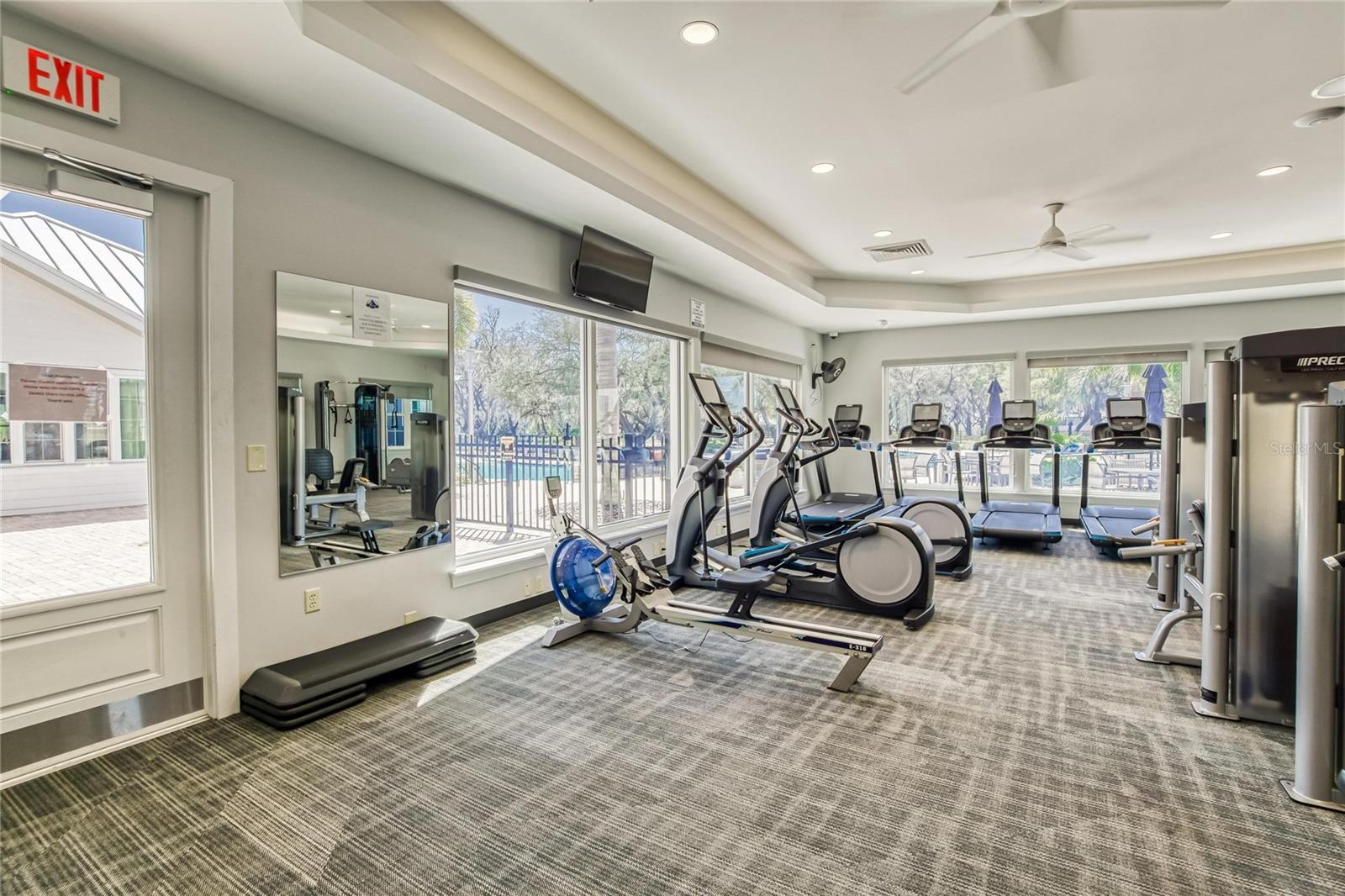 Listing photo id 71 for 13234 Great Plains Drive