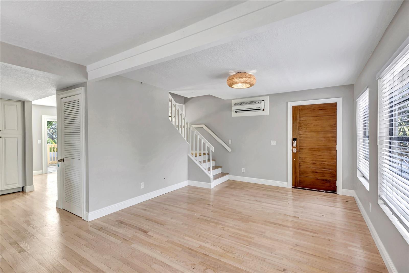 Image 3 of 34 For 304 16th Avenue N