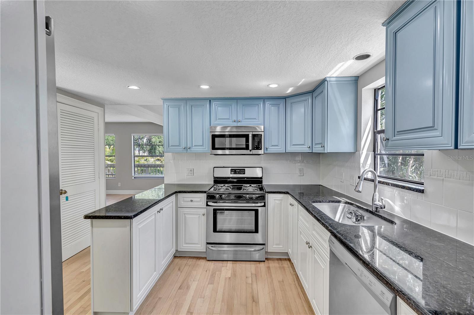 Image 6 of 34 For 304 16th Avenue N