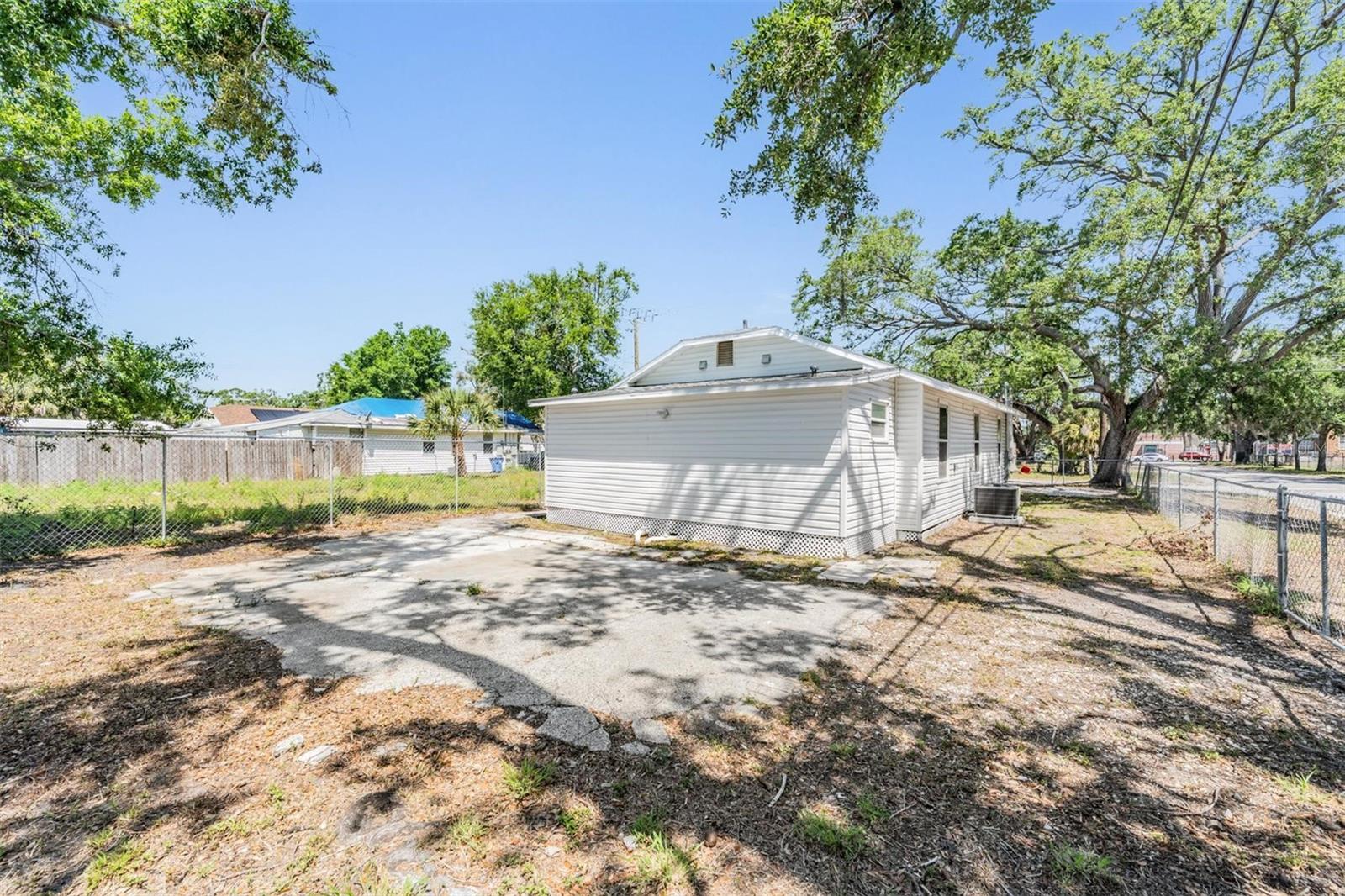 Image 10 of 33 For 1540 7th Avenue E