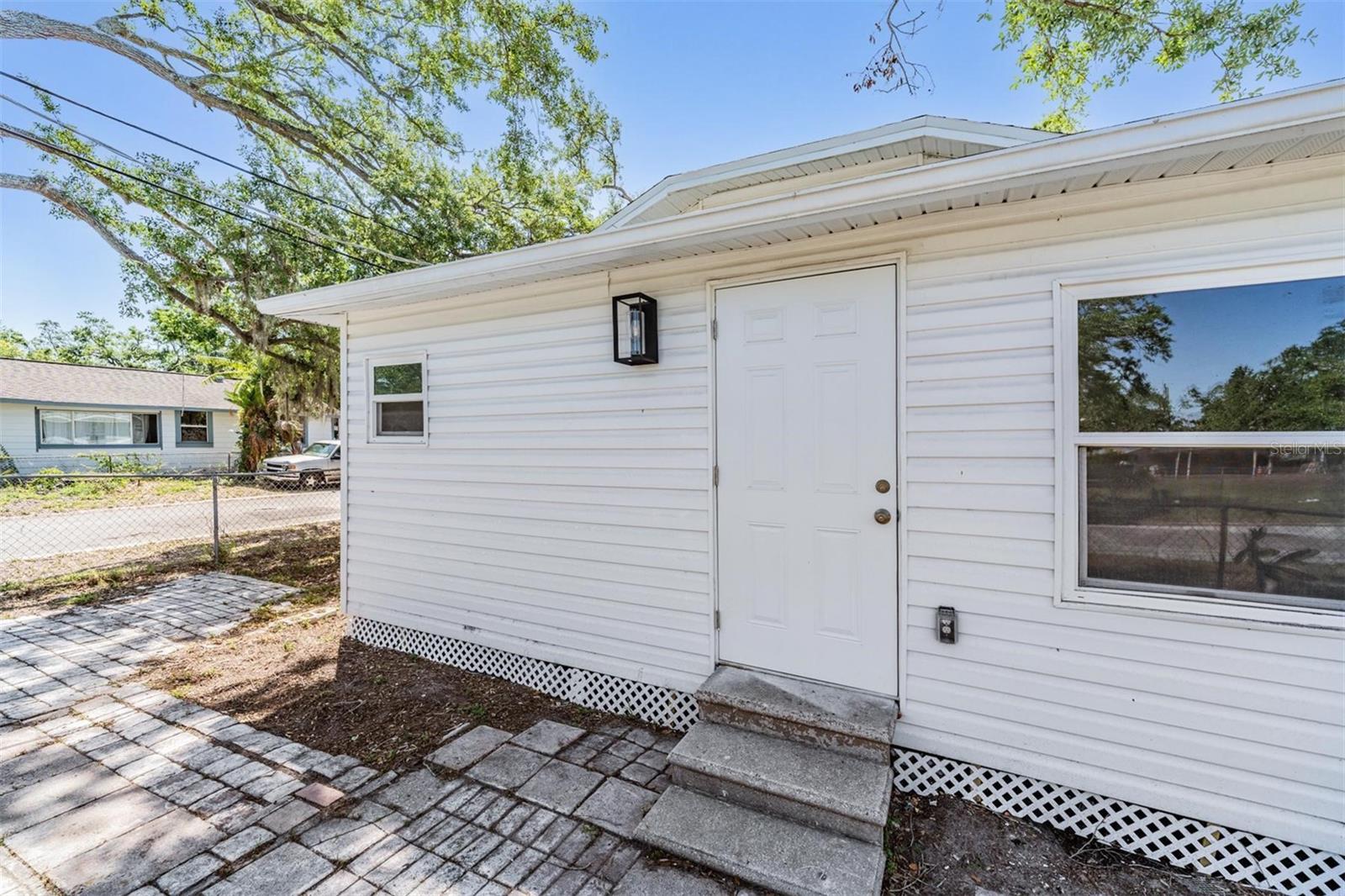 Image 13 of 33 For 1540 7th Avenue E