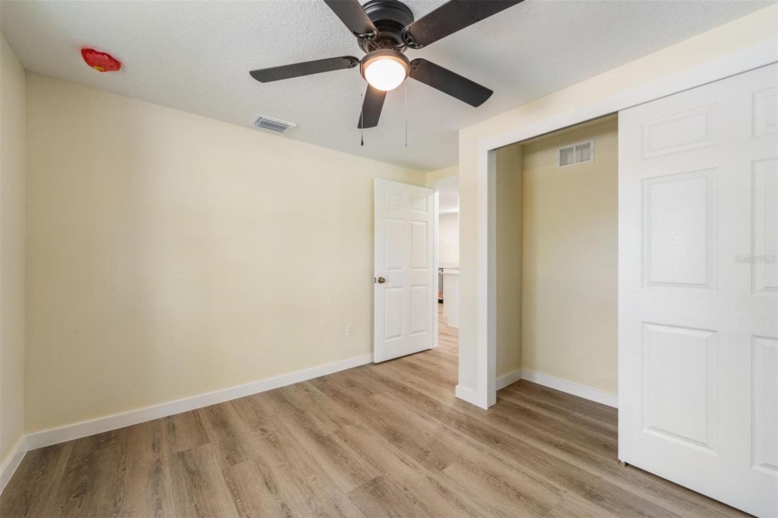 Image 18 of 33 For 1540 7th Avenue E