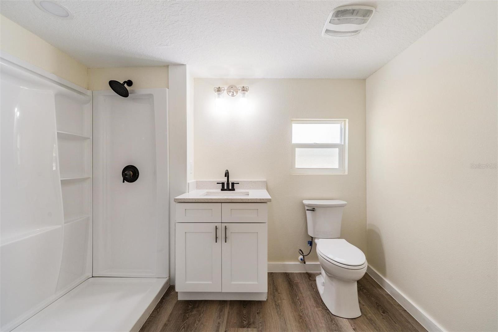 Image 19 of 33 For 1540 7th Avenue E