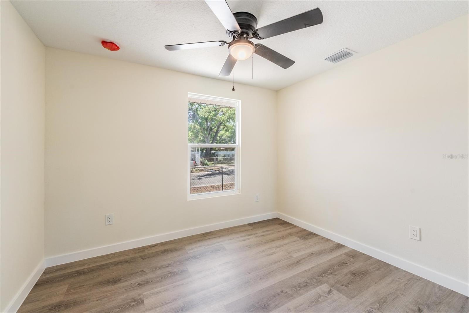 Image 20 of 33 For 1540 7th Avenue E