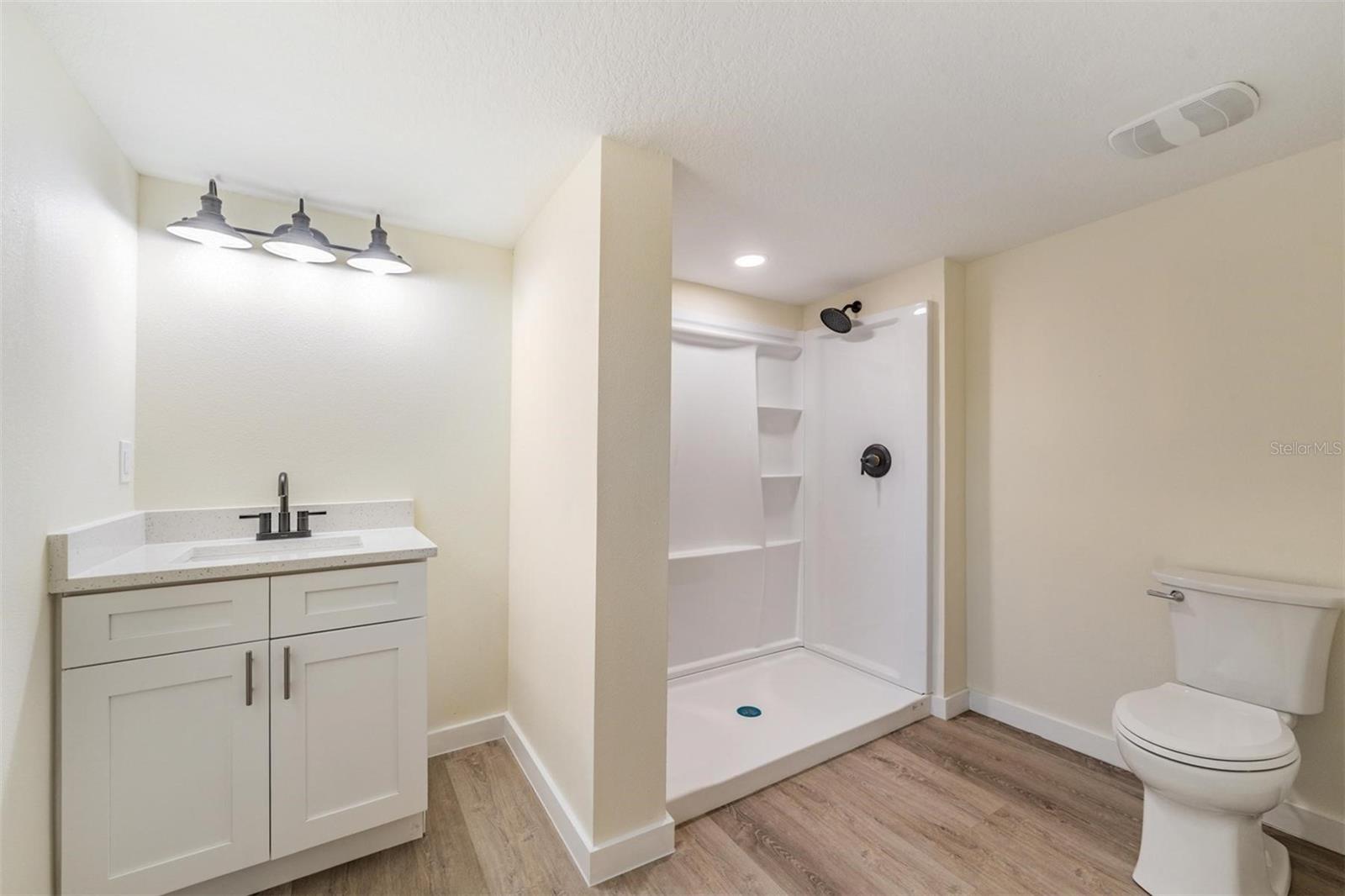 Image 24 of 33 For 1540 7th Avenue E