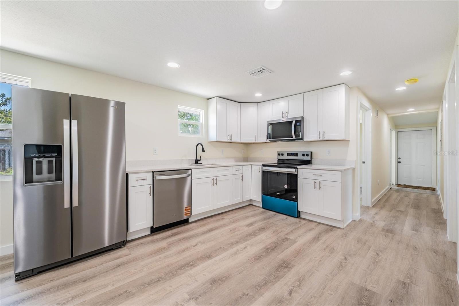 Image 28 of 33 For 1540 7th Avenue E