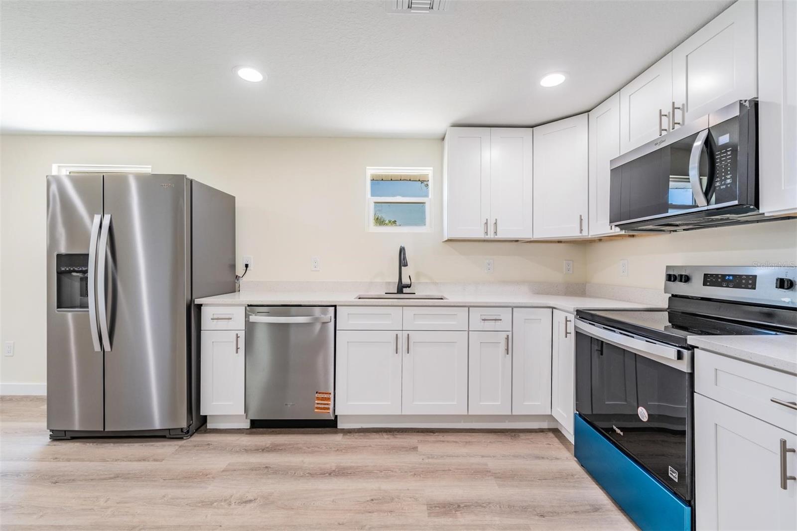 Image 30 of 33 For 1540 7th Avenue E