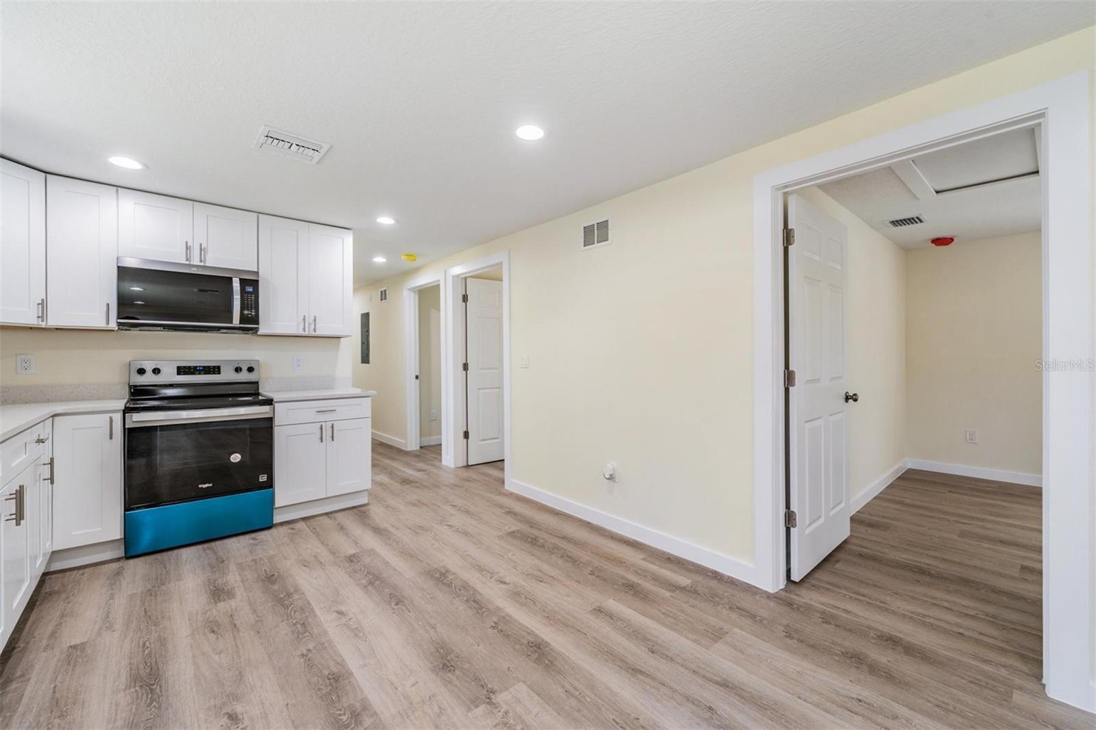 Image 31 of 33 For 1540 7th Avenue E