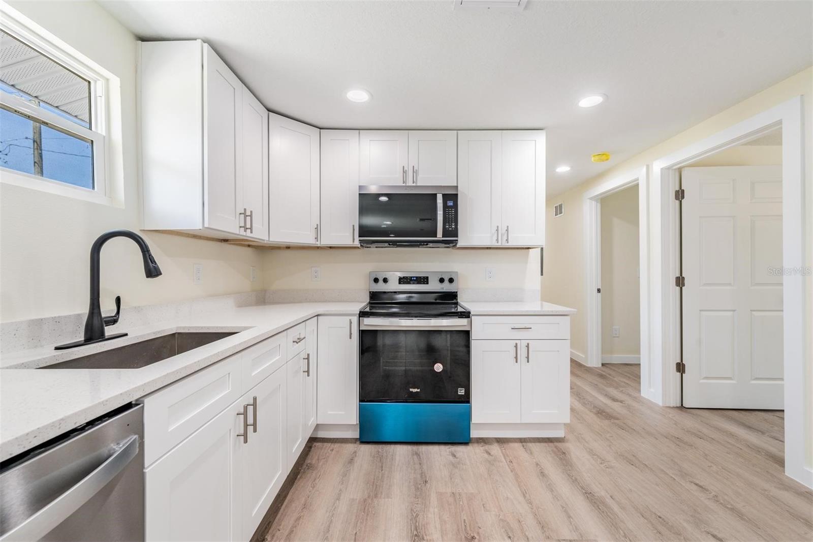 Image 32 of 33 For 1540 7th Avenue E