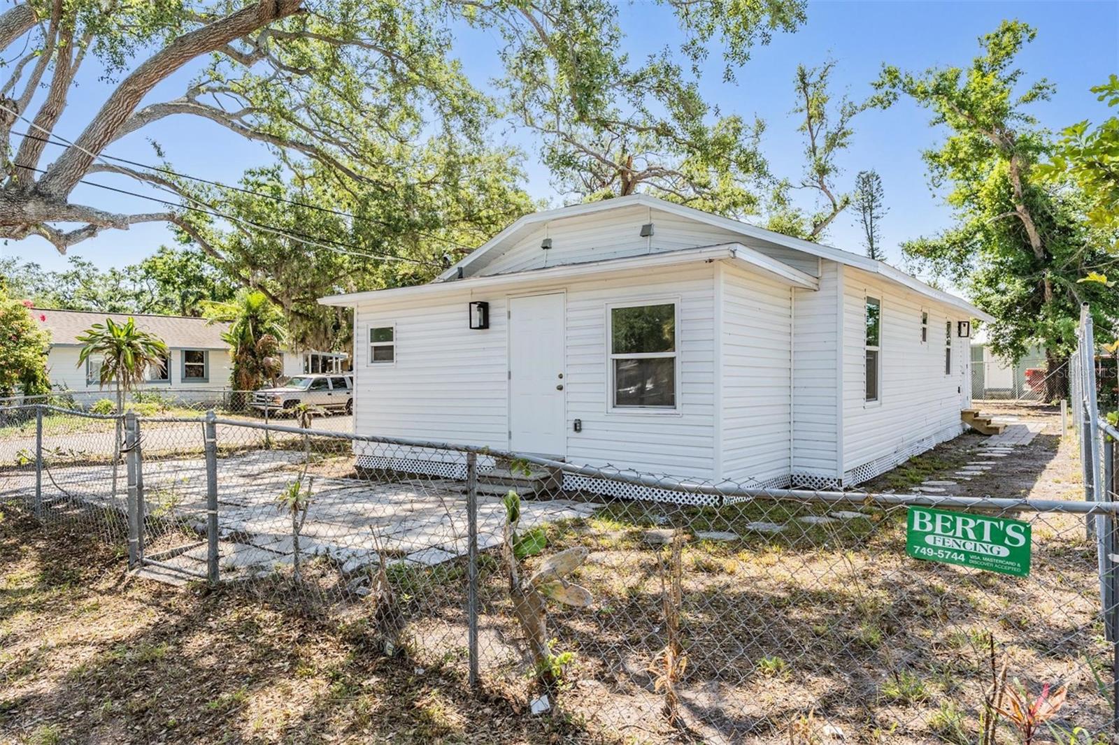 Image 8 of 33 For 1540 7th Avenue E