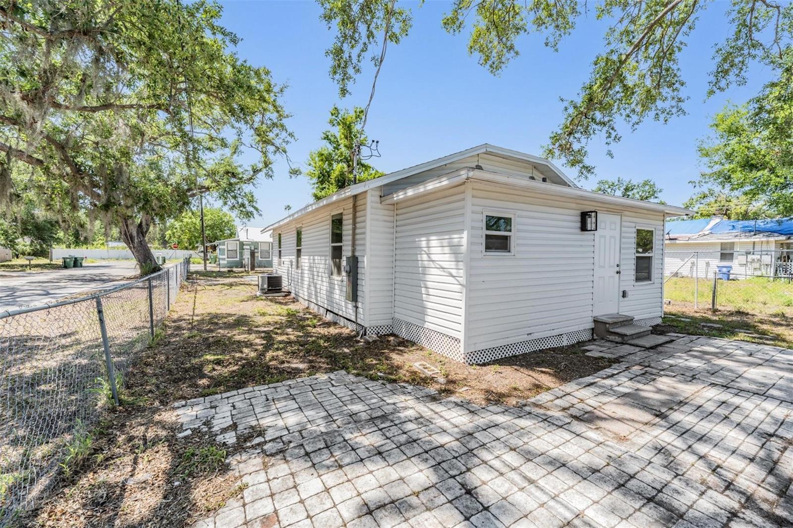 Image 9 of 33 For 1540 7th Avenue E
