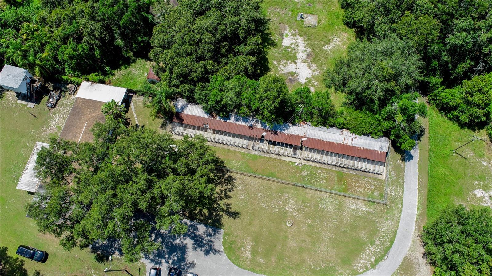 Listing photo id 16 for 22129 Carson Drive