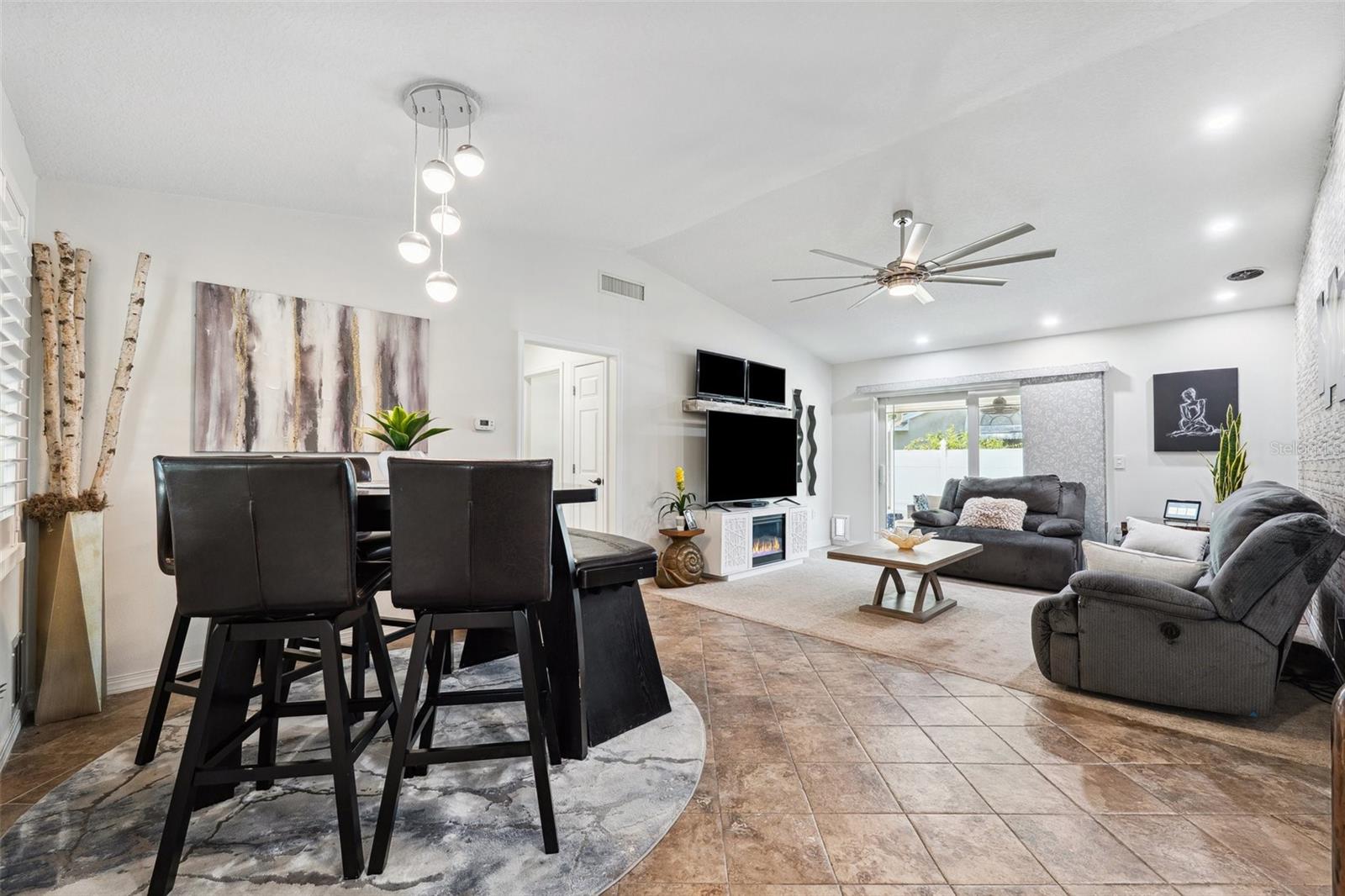 Image 16 of 43 For 506 Spring Tree Court