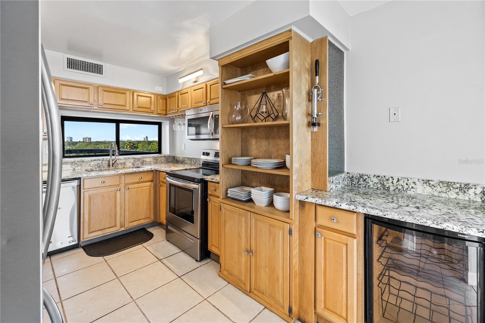 Image 10 of 30 For 2413 Bayshore Boulevard 801