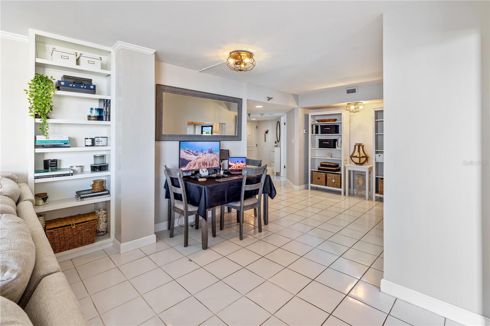 Image 11 of 30 For 2413 Bayshore Boulevard 801