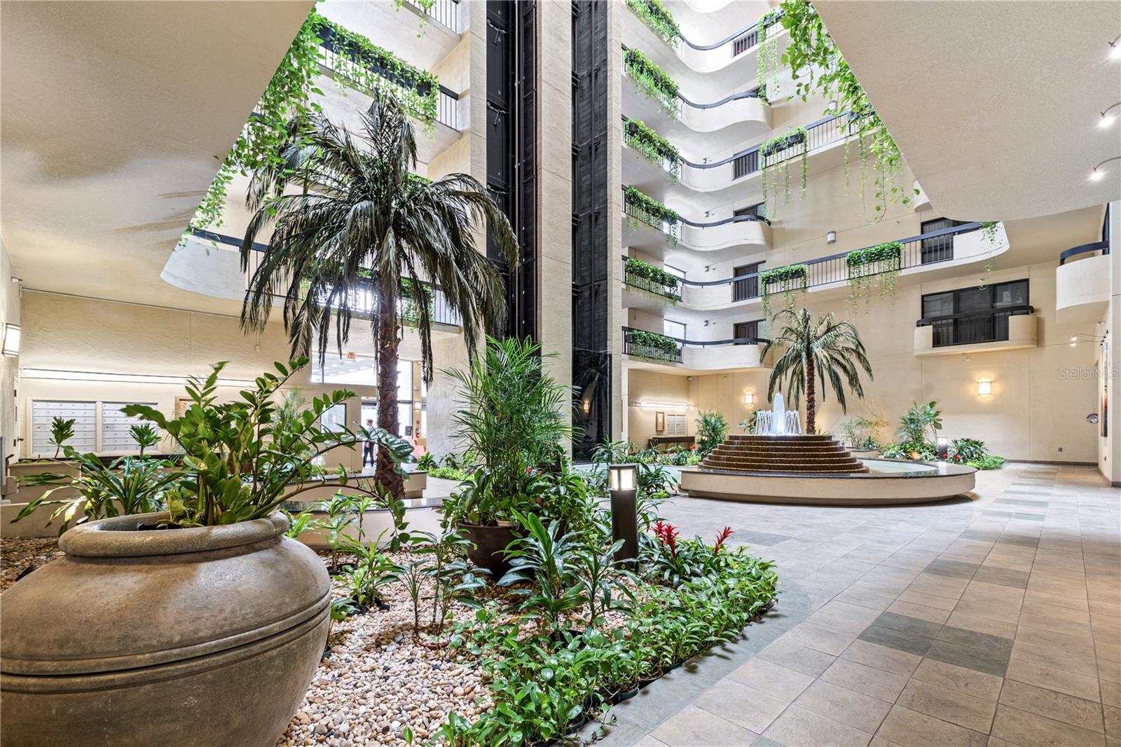 Image 19 of 30 For 2413 Bayshore Boulevard 801