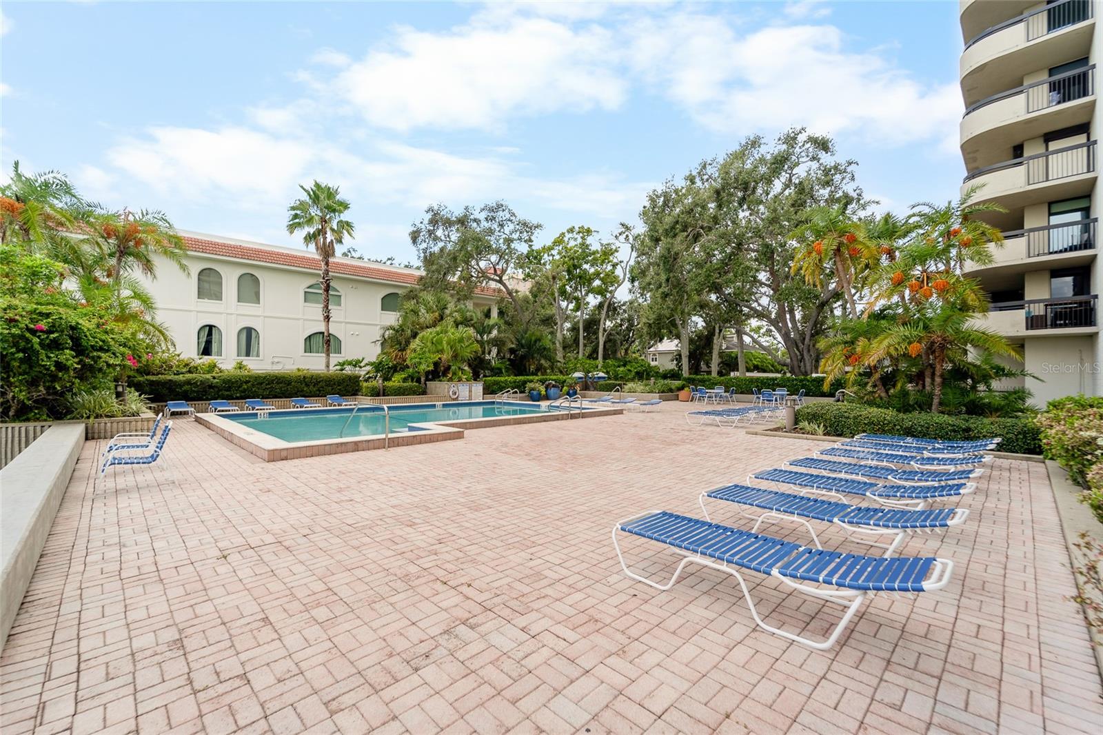 Image 40 of 46 For 2413 Bayshore Boulevard 801