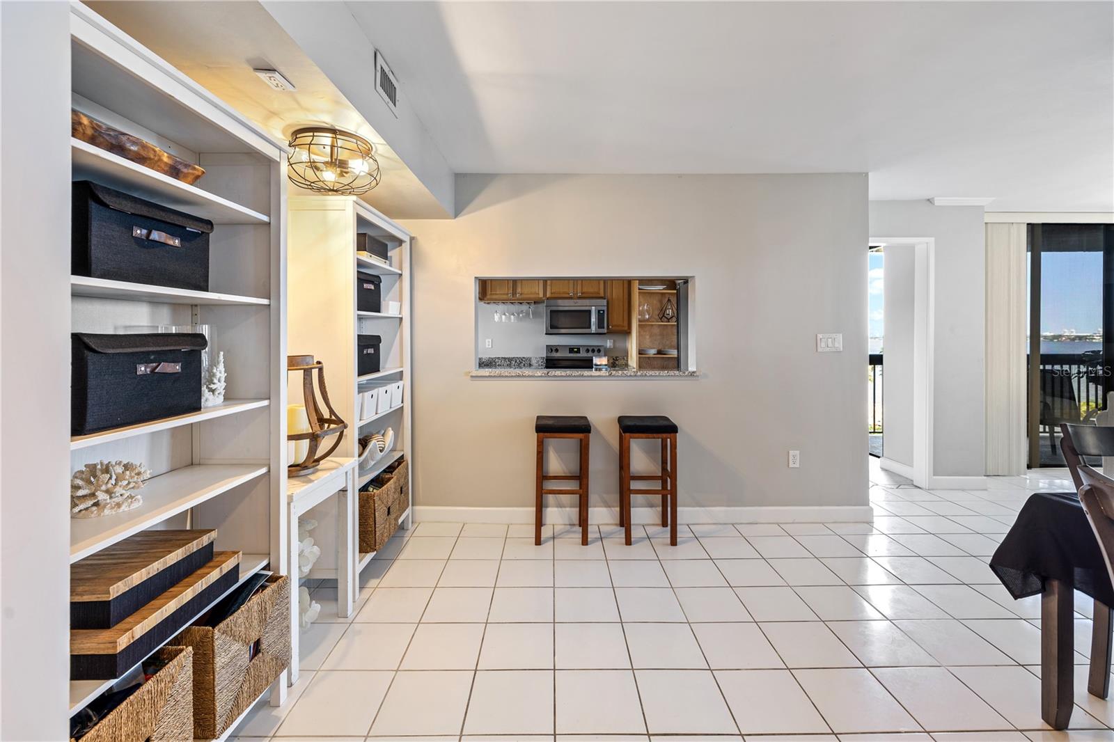 Image 5 of 30 For 2413 Bayshore Boulevard 801