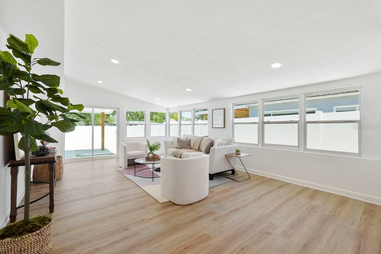 Image 11 of 44 For 4675 26th Avenue N