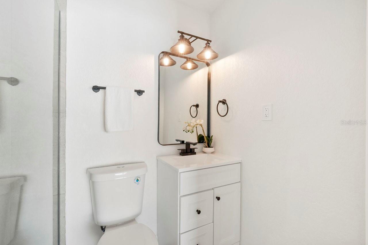 Image 17 of 44 For 4675 26th Avenue N
