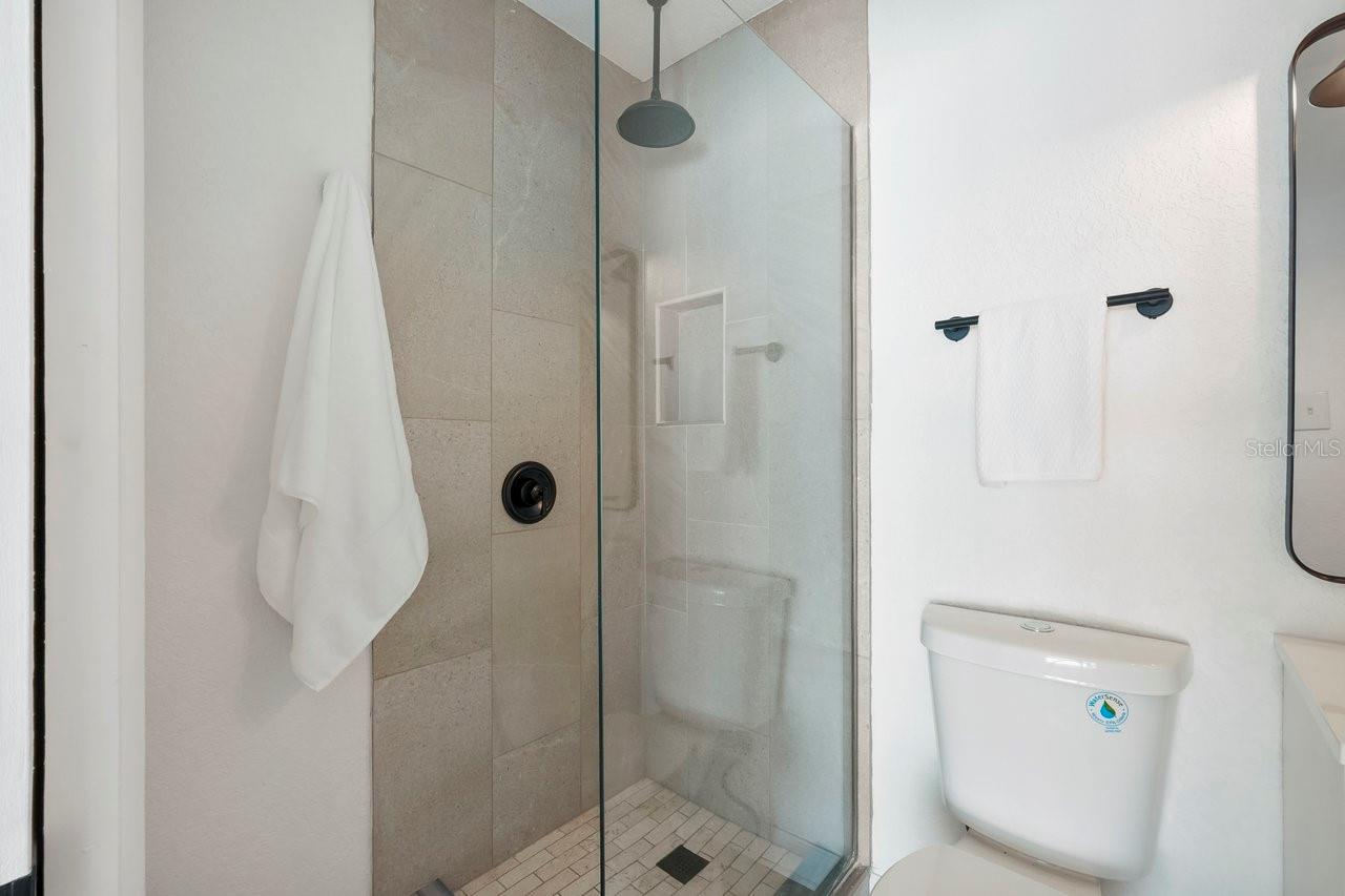 Image 18 of 44 For 4675 26th Avenue N