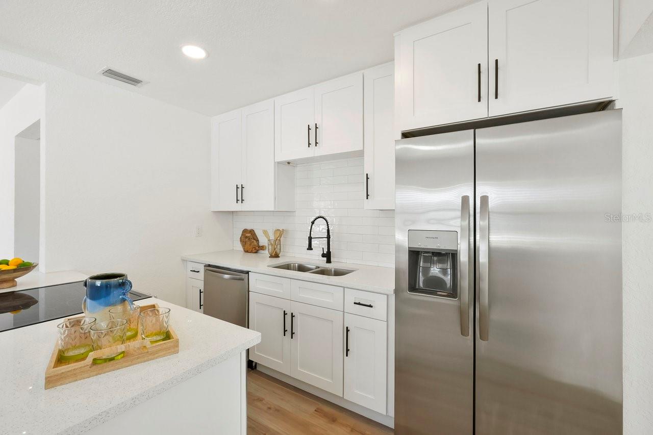 Image 9 of 44 For 4675 26th Avenue N
