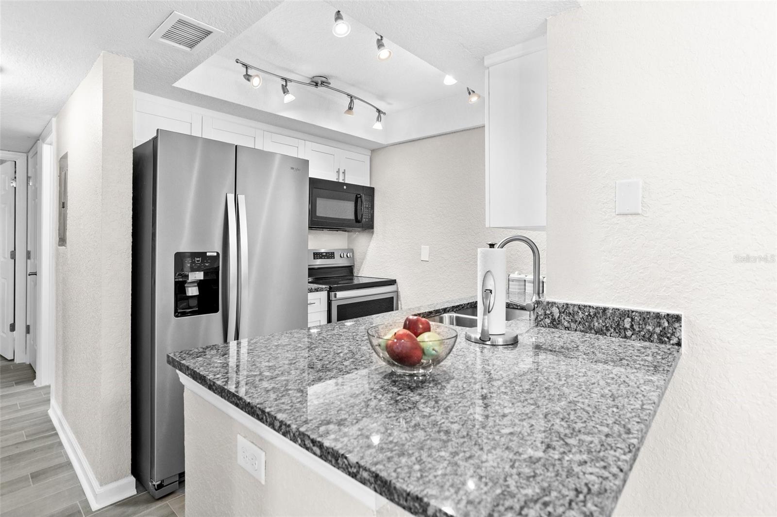 Image 11 of 28 For 716 Lyndhurst Street 702
