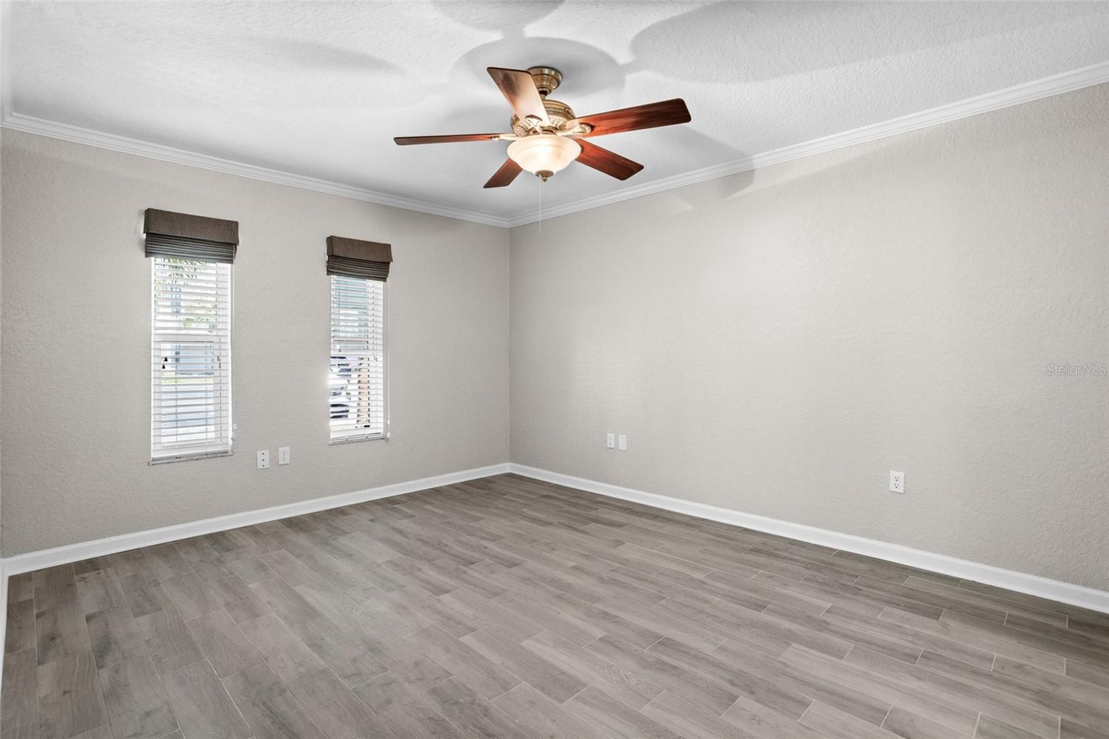 Image 17 of 28 For 716 Lyndhurst Street 702