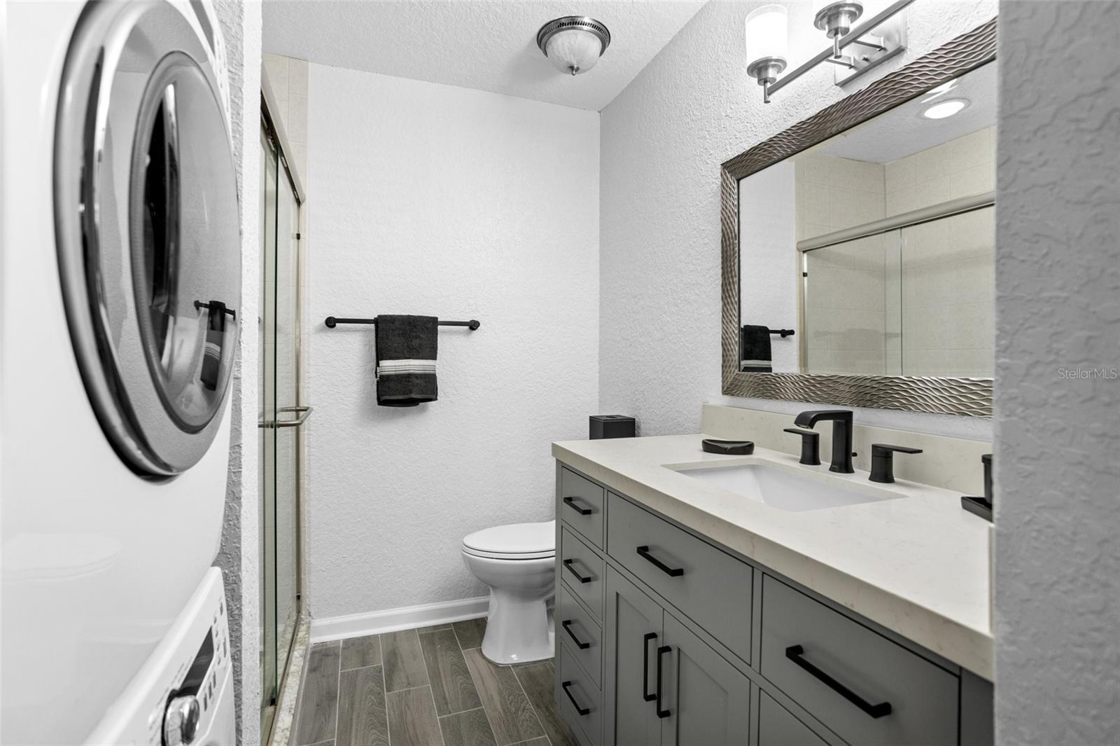Image 19 of 28 For 716 Lyndhurst Street 702
