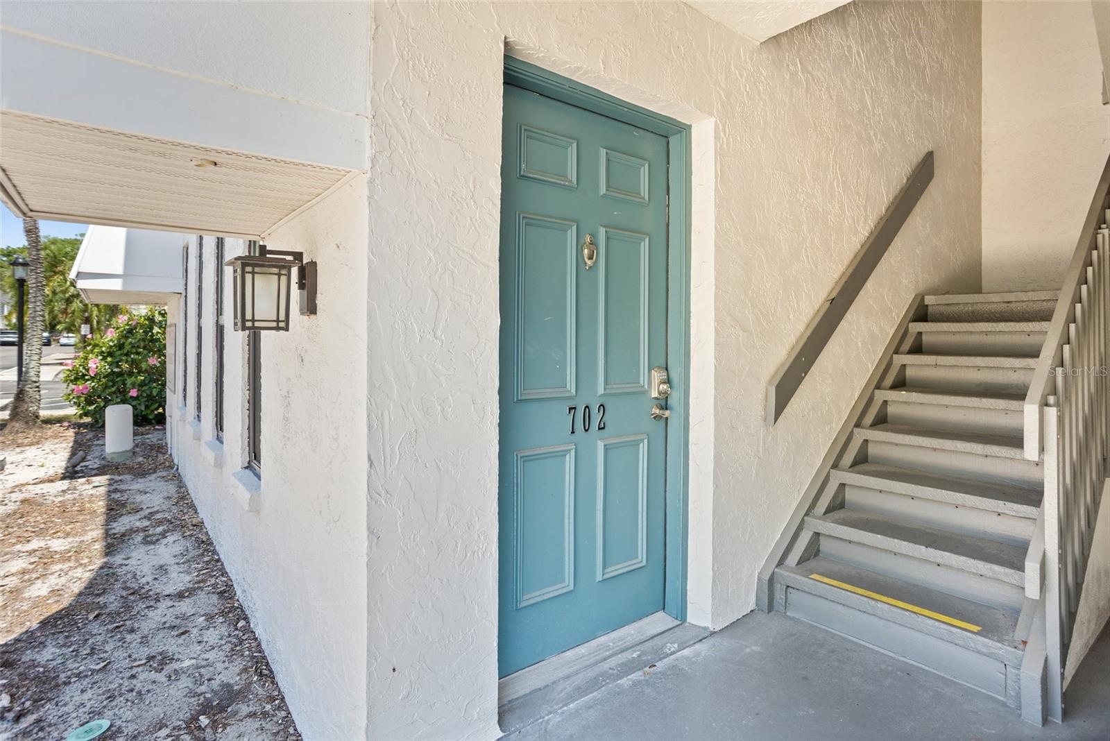 Image 2 of 28 For 716 Lyndhurst Street 702