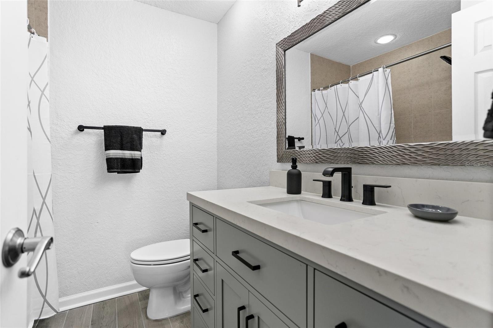 Image 23 of 28 For 716 Lyndhurst Street 702