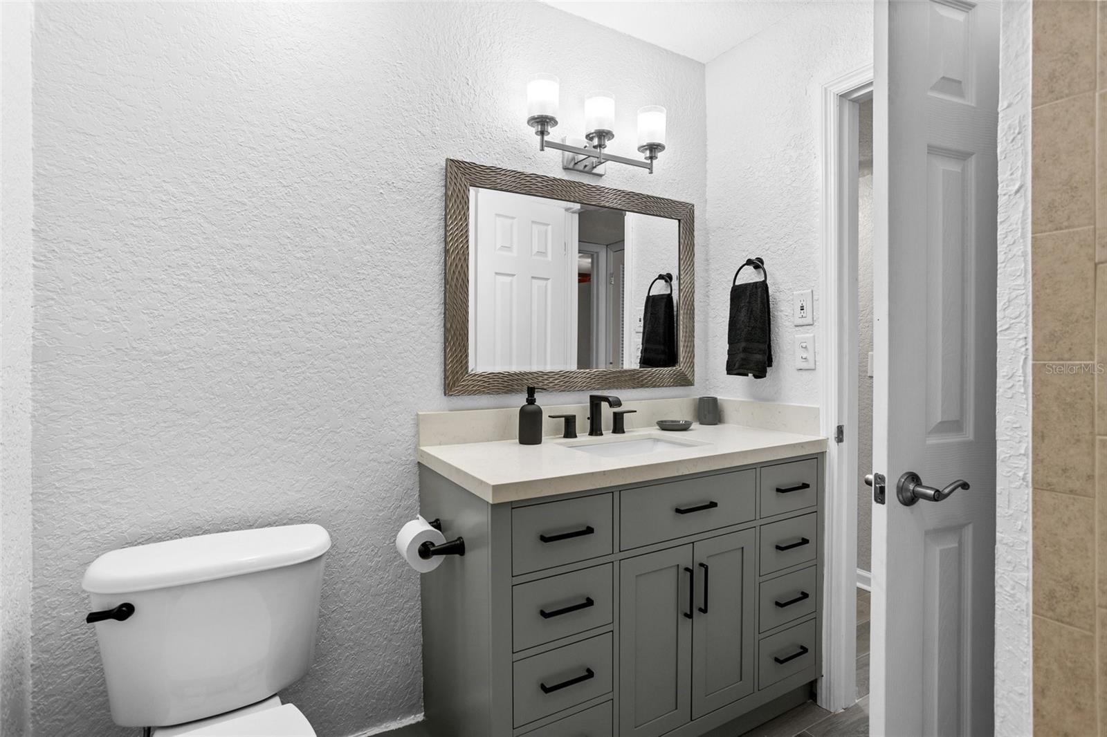 Image 25 of 28 For 716 Lyndhurst Street 702