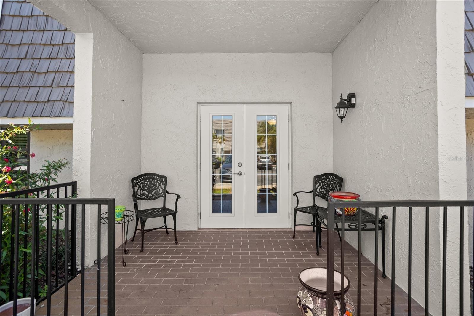 Image 3 of 28 For 716 Lyndhurst Street 702