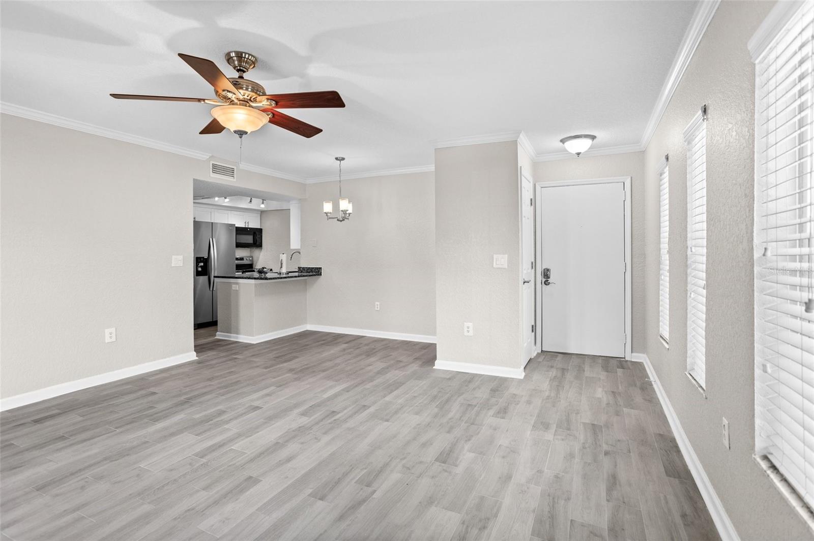 Image 7 of 28 For 716 Lyndhurst Street 702
