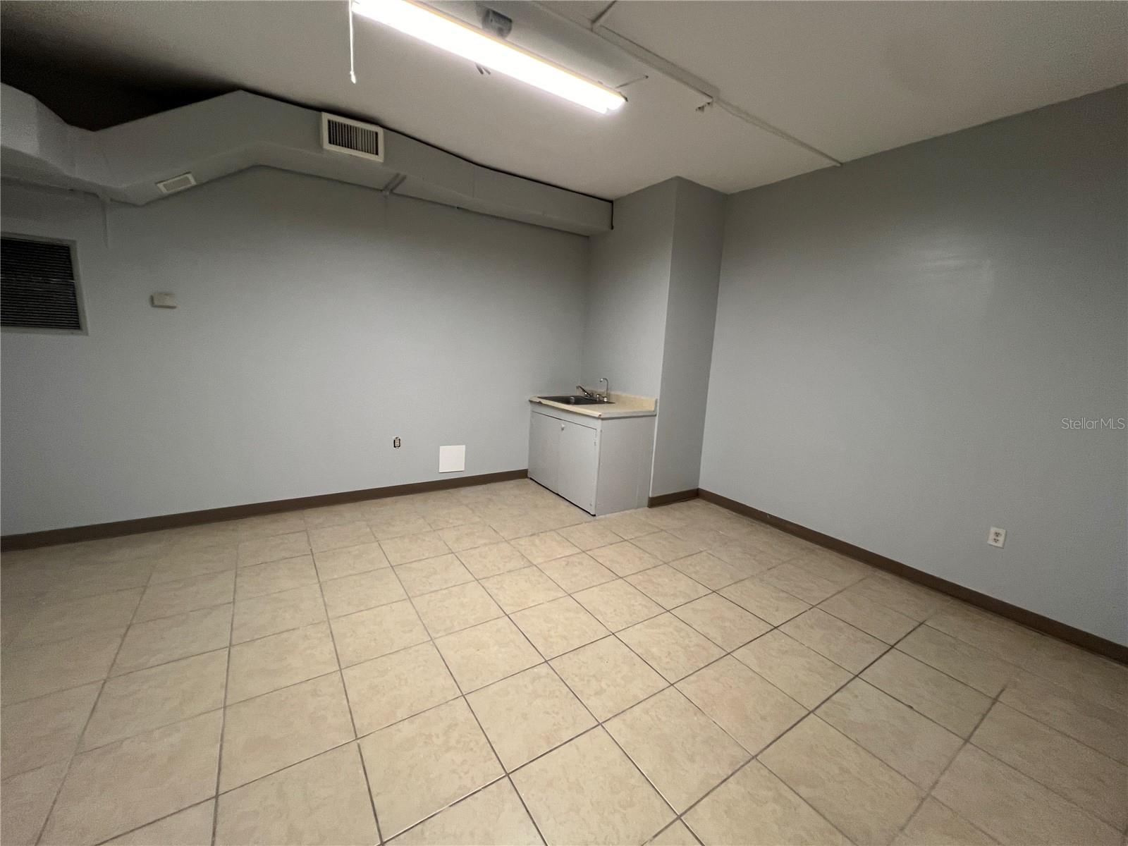 Image 20 of 24 For 8610 Suwanee Avenue