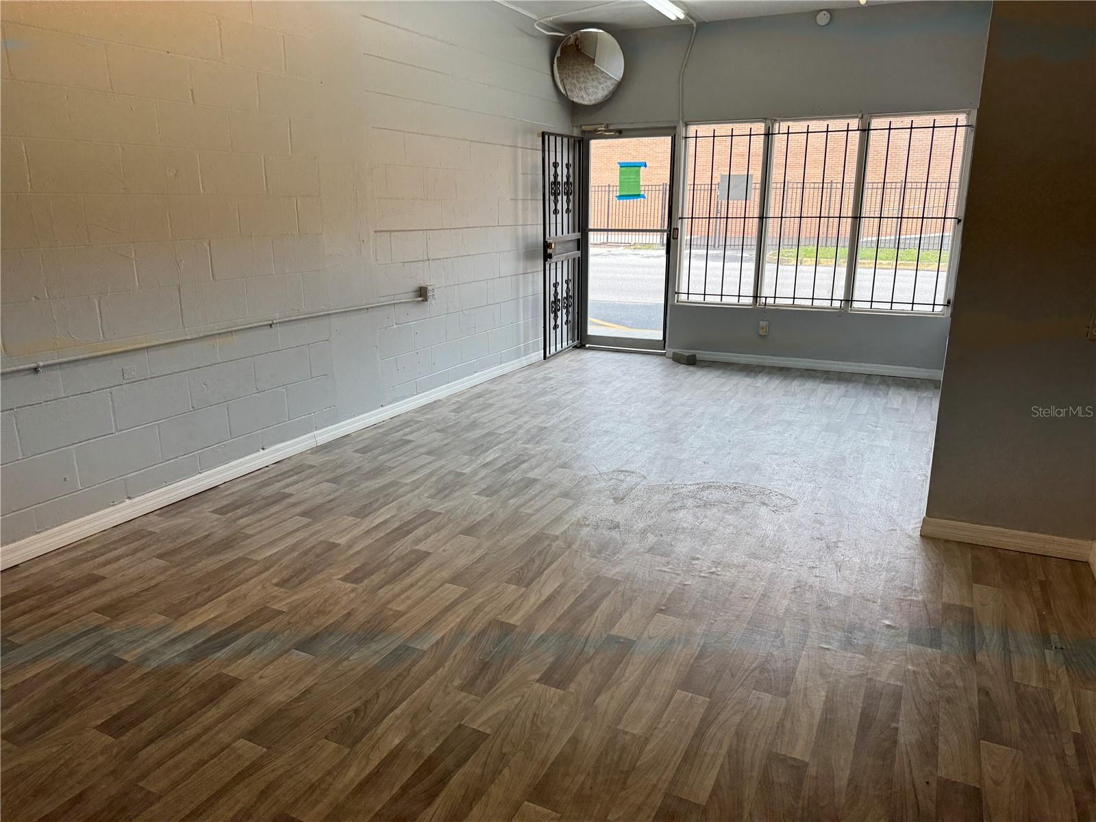 Image 21 of 24 For 8610 Suwanee Avenue