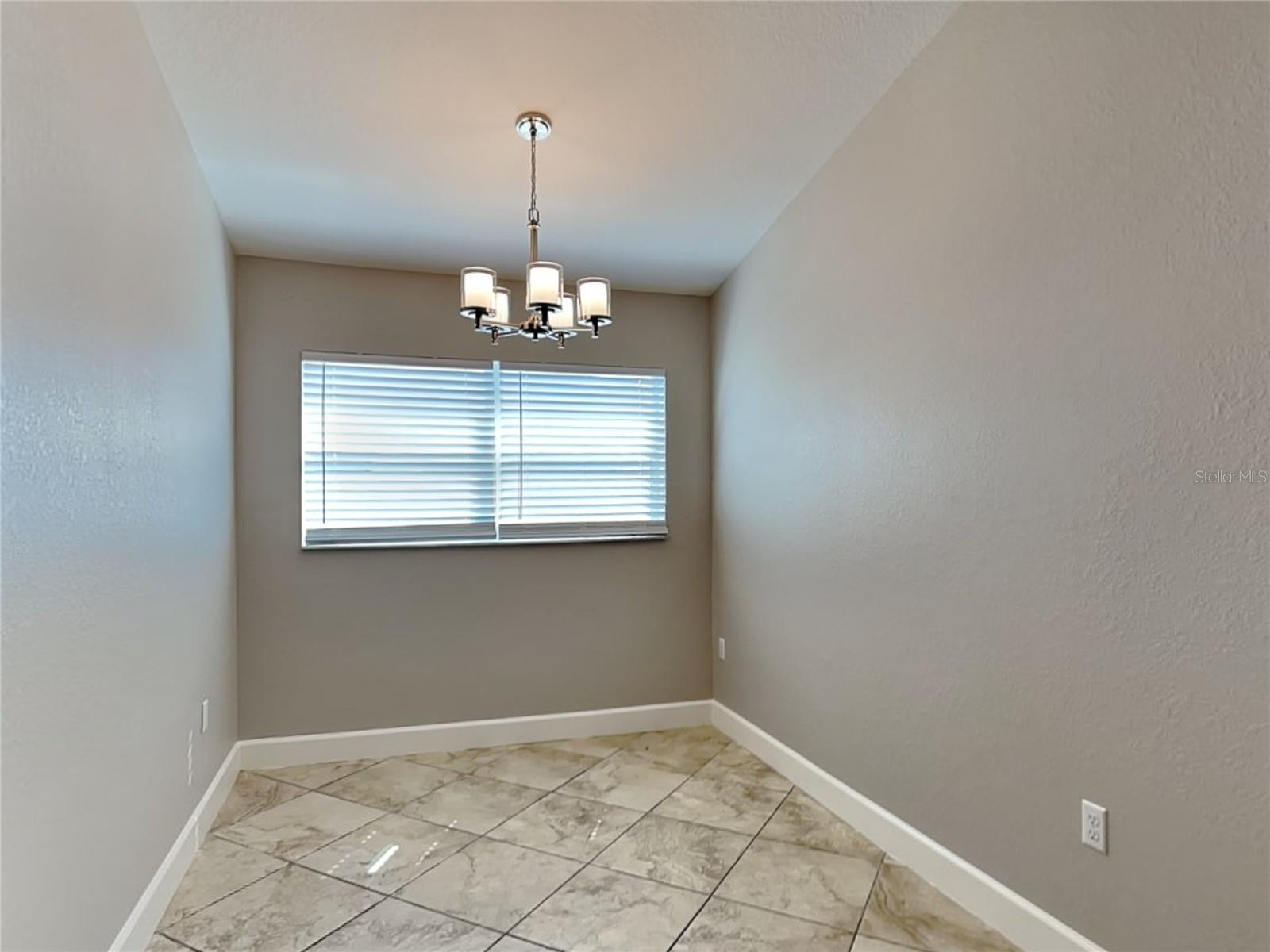 Image 6 of 17 For 5153 Magnolia Preserve Boulevard