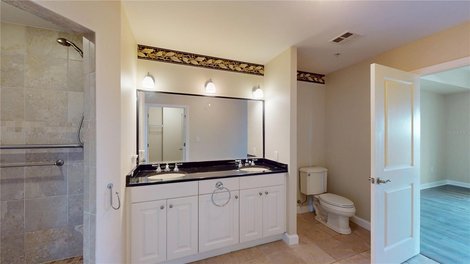 Image 10 of 42 For 2305 Edgewater Drive 1606