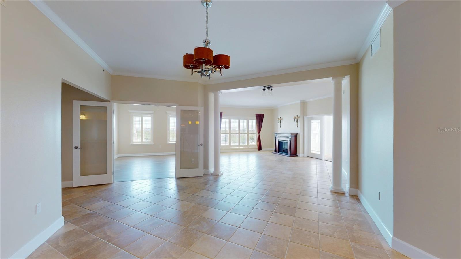 Image 23 of 42 For 2305 Edgewater Drive 1606