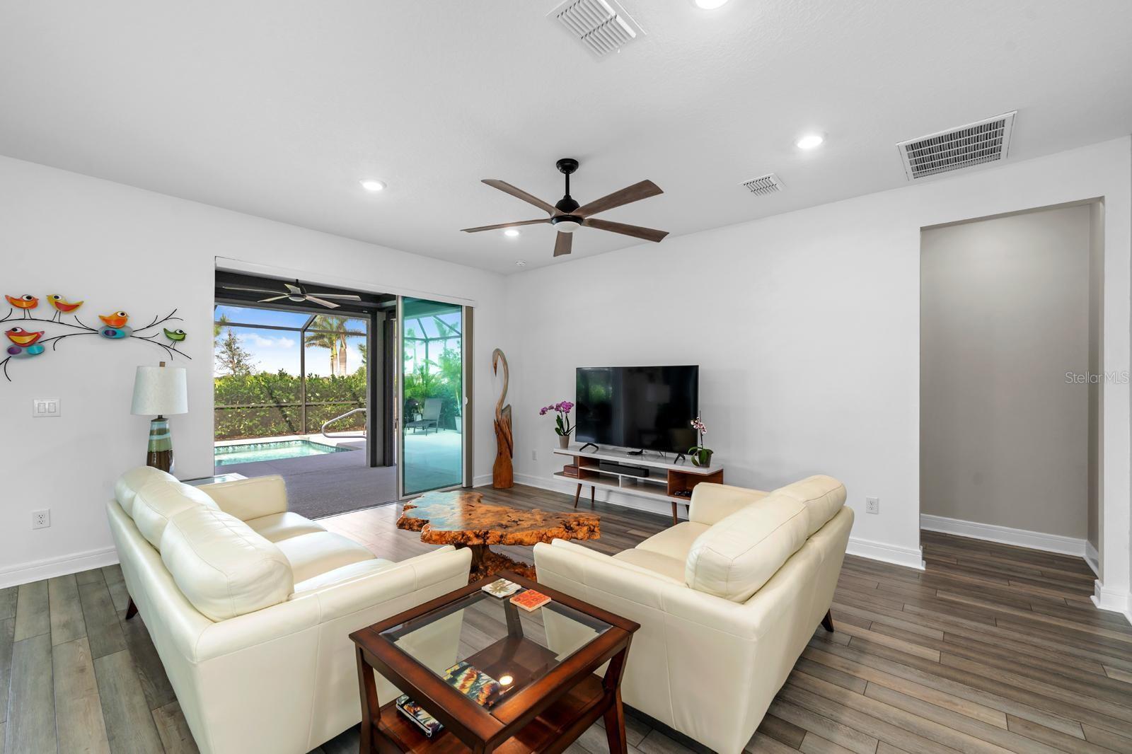 Image 15 of 28 For 9921 Pier Point Terrace