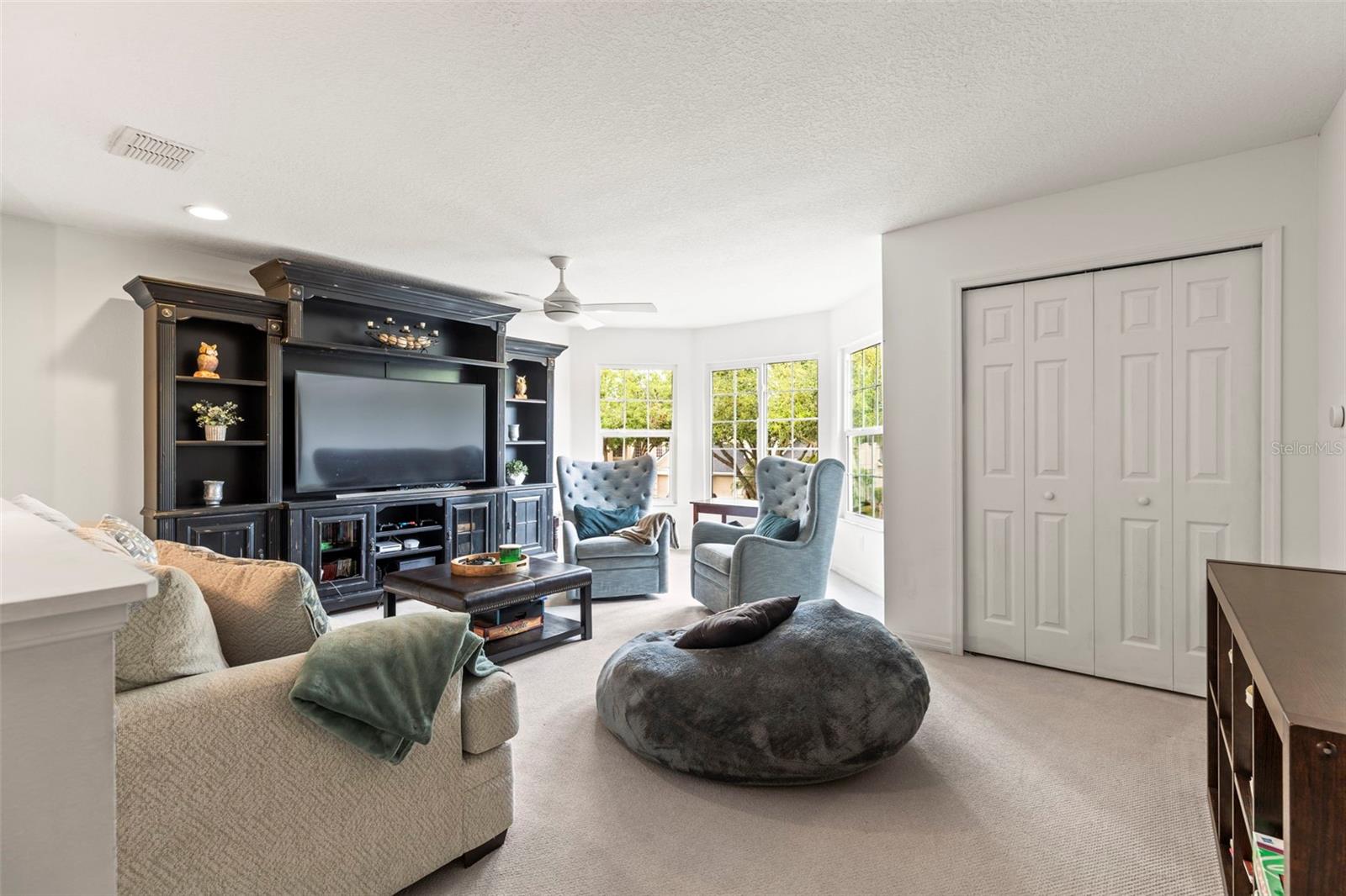 Image 18 of 28 For 10142 Deercliff Drive