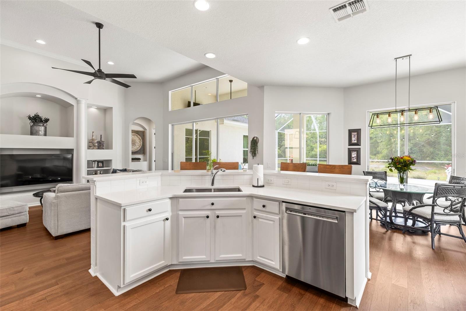 Image 9 of 28 For 10142 Deercliff Drive