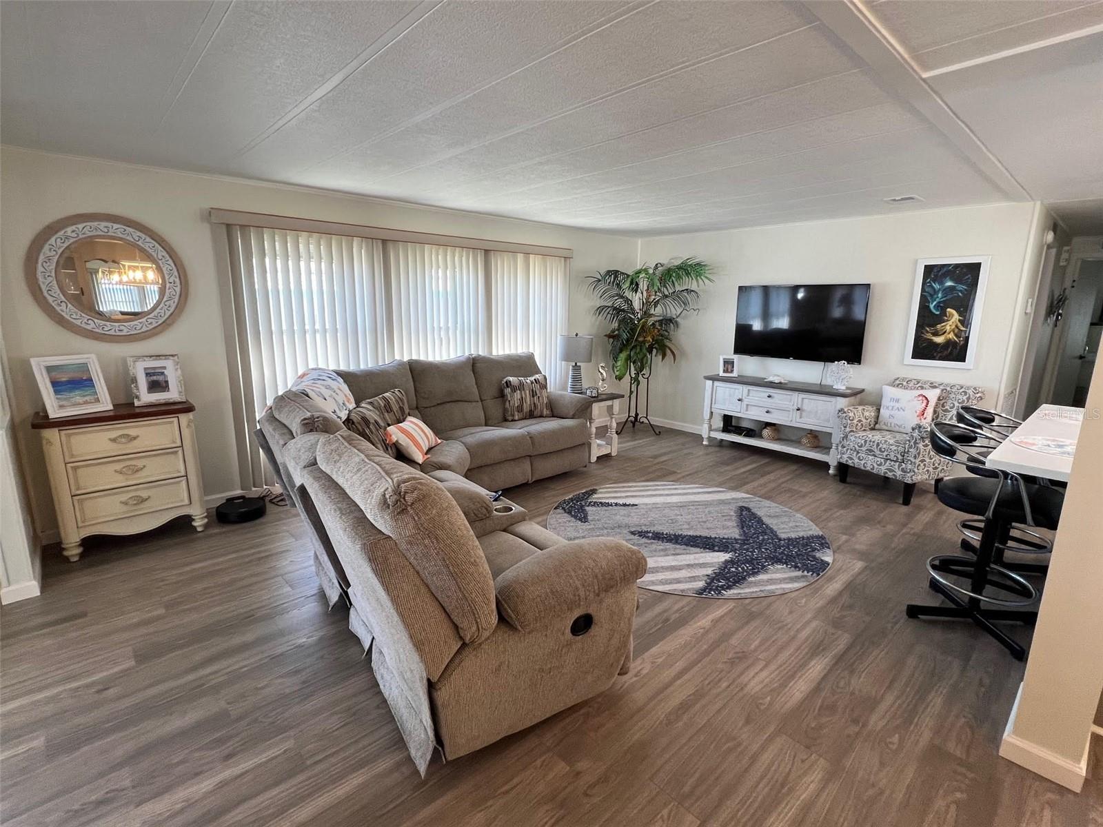 Image 11 of 30 For 825 Coconut Palm Street